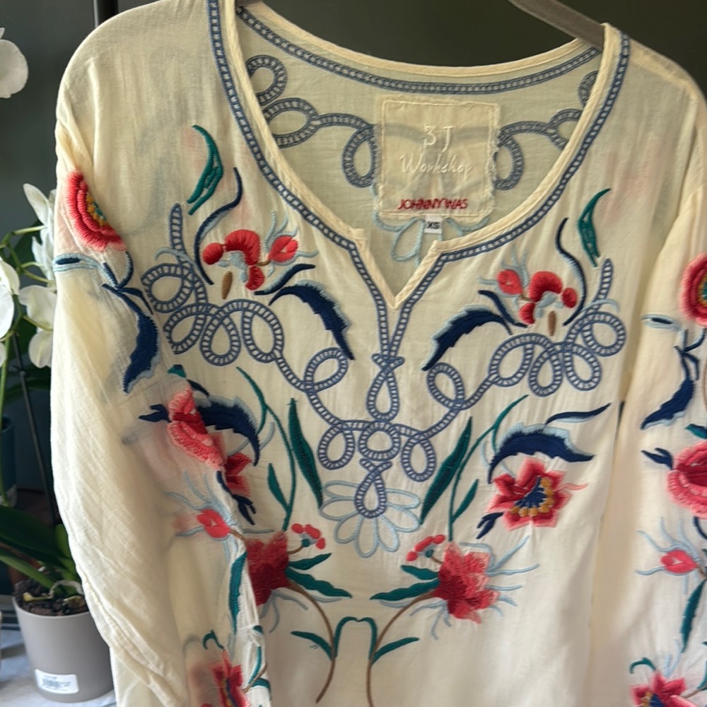 Johnny Was Cream embroidered longSleeve Blouse